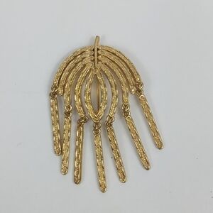 Vintage Sarah Coventry Gold Tone Brooch Pin Textured Dangle Willow Arch Curve